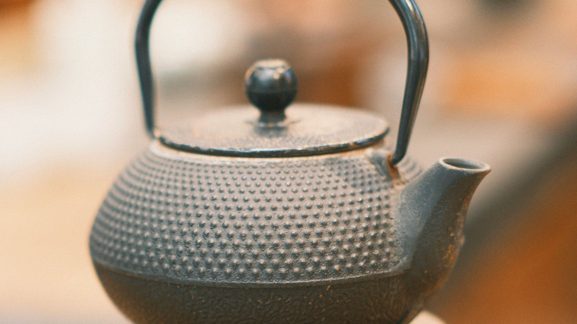 鉄瓶（南部鉄器）のサビは体に悪い？内側の錆取り方法｜RADDY